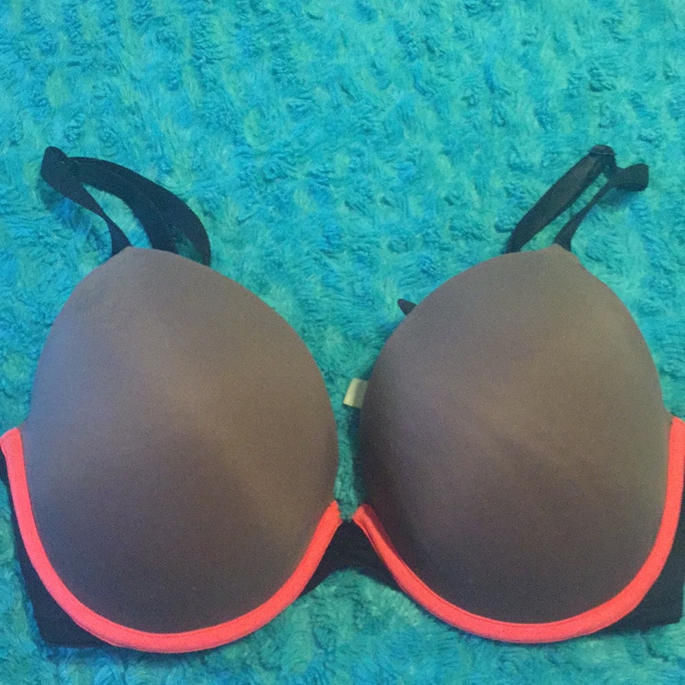 ⚡️BOGO free⚡️Victoria’s Secret push-up bra